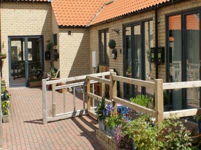 Flowerdale Court, Seamer - Gallery Image 2